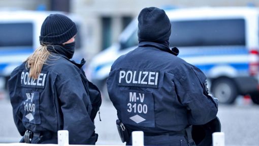 Die Polizei war mit einem Großaufgebot vor Ort und sperrten das Gebiet ab. (Symbolbild) Foto: IMAGO/Maximilian Koch