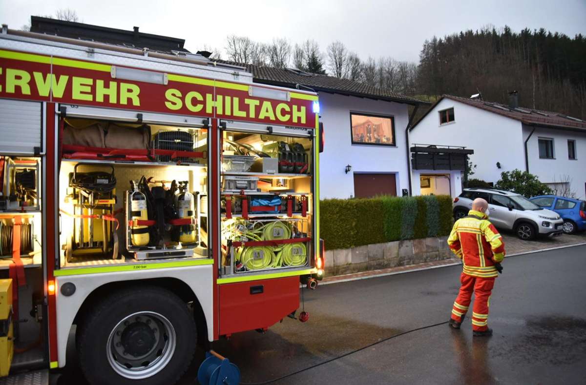 Die Schiltacher Feuerwehr ist am Morgen des Silvestertags zu einem Brand in den Akazienweg in Vorderlehengericht gerufen worden. Foto: Wegner
