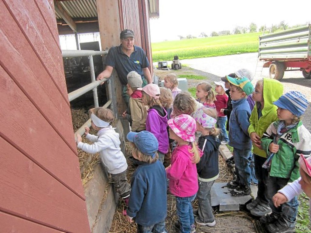 Auch auf dem Bauernhof waren die Kinder zu Gast und erfuhren dabei viel. Foto: Kindergarten Betra Foto: Schwarzwälder-Bote
