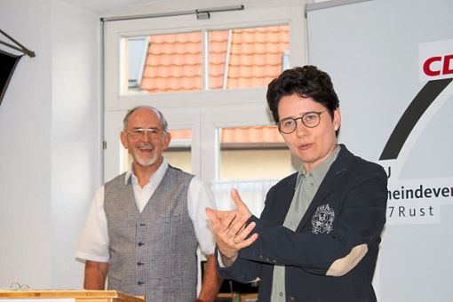Gemeindeverbandsvorsitzender Christian Fix freute sich über den Besuch von Marion Gentges, der neuen Ministerin für Justiz und für Migration in Baden-Württemberg. Foto: Mutz