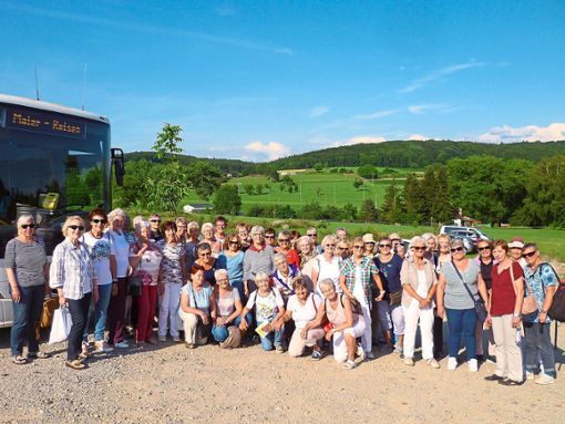 Viel Freude bei ihrem Ausflug im Elsass hat die Frauengruppe Martha. Foto: Menz Foto: Schwarzwälder Bote