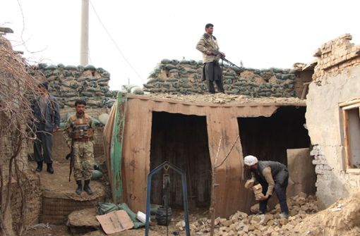 An einigen Kontrollstellen halten afghanische Soldaten noch aus. Foto: dpa/Ajmal Kakar