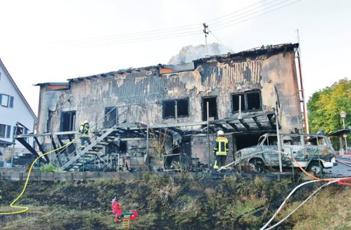 Das Wohnhaus ist bei dem Brand größtenteils zerstört worden. Foto: 7aktuell.de/Kevin Lermer