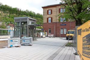 Am Sulzer Bahnhof wird derzeit noch gewerkelt.  Foto: Alt Foto: Schwarzwälder Bote
