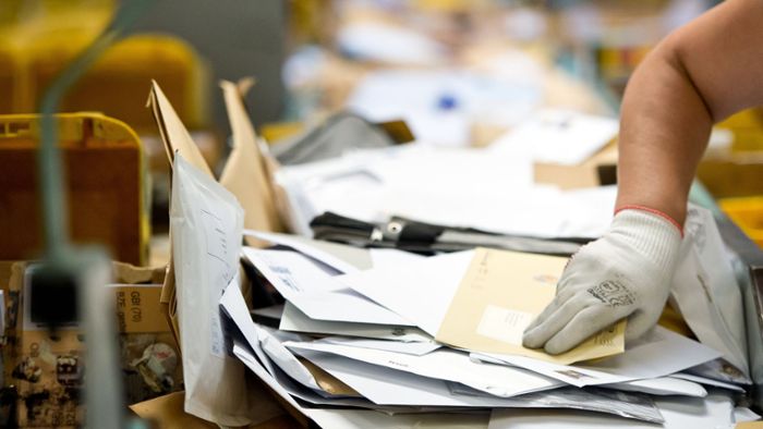 Postzusteller horten mehrere tausend Briefe zu Hause