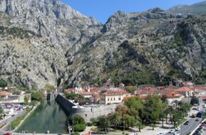 Kotor in Montenegro: Seit Monaten wird die Küstenstadt von der blutigen Abrechnung zweier rivalisierender Drogengangs erschüttert. Foto: dpa
