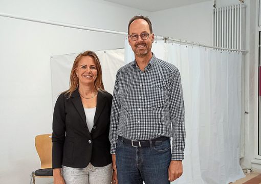 Sigrid Menzel und Guido Eichenlaub haben innerhalb kürzester Zeit ein Testzentrum eingerichtet.Foto: Becker Foto: Schwarzwälder Bote