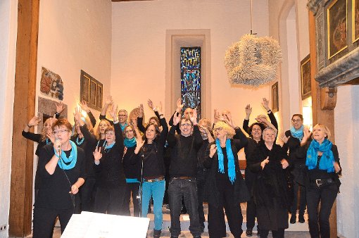 Die Mitglieder des Gospelchors GoVocal versprühten bei ihrem Konzert in Ostelsheim  gute Laune. Foto: Bausch Foto: Schwarzwälder-Bote