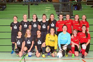 Knapp hat sich das Team des VfR Klosterreichenbach (rechts) im Finale  gegen den  SV Glatten durchgesetzt.  Foto: Haag Foto: Schwarzwälder-Bote