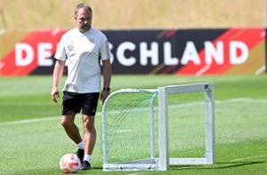 Bundestrainer Hansi Flick steht vor Herausforderungen. Foto: dpa/Federico Gambarini