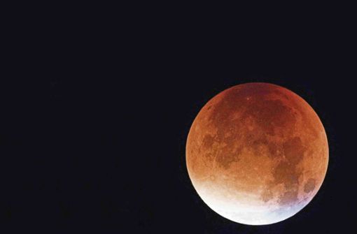 Der Mond wird während der Finsternis im Juli rot erscheinen. Foto:  