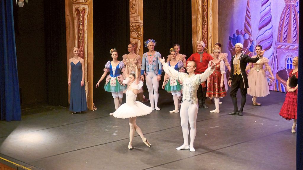 Das Klassische Russische Ballett aus Moskau trat mit dem Nussknacker in der Schwarzwaldhalle auf. Fotos: Günther
