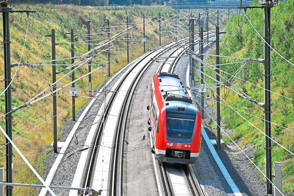 Züge mit Neigetechnik sollen in Zukunft auf der Gäubahn fahren können.  Foto: Schutt