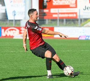 Daniel Seemann netzte beim 4:1-Tetspielerfolg der TSG Balingen beim bayrischen Regionalligisten FV Illertissen gleich zweimal für die Eyachstädter ein.   Foto: Kara