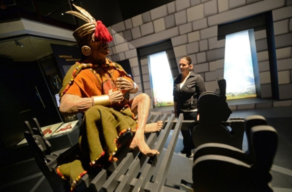 Rekonstruktion einer Inka-Mumie im Linden-Museum in Stuttgart. Foto: dpa