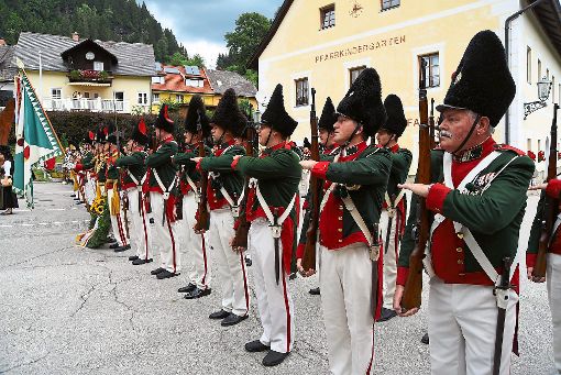 Partnerschaftstreffen in Metnitz: Hier die Schützengarde beim Festakt. Foto: Katzmaier Foto: Schwarzwälder-Bote