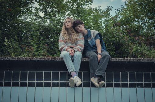Lena Klenke und Maximilian Mundt in einer Szene aus „How to Sell Drugs Online (Fast)“. Die dritte Staffel der Netflix-Serie ist vom 27. Juli an verfügbar. Foto: dpa/Bernd Spauke