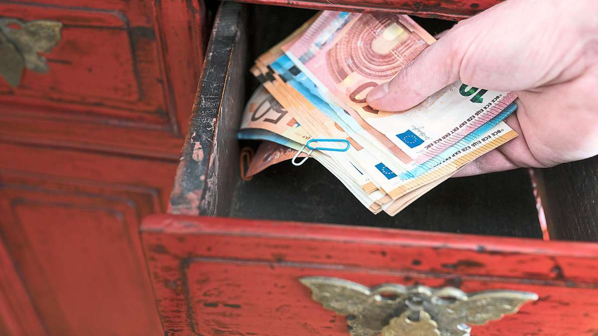 Dreiste Diebin in Niedereschach: Angebliche Pflegedienstmitarbeiterin klaut Geldbeutel