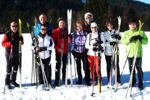 Heinz Tappert (links) organisierte und leitete die Ausfahrt der Langläufer  im Skiclub   Schiltach in den Bregenzerwald. Foto: Skiclub Foto: Schwarzwälder-Bote