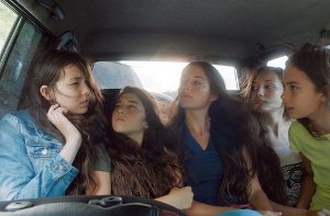 Für Cineasten: Im Drama Mustang werden die türkischen Schwestern Lale, Nur, Ece, Selma und Sonay mit Jungs erwischt  und deswegen von ihrem Onkel eingesperrt. Doch der Konflikt zwischen den Generationen entlädt sich. Der Film ist für bei den Oscars nominiert. Foto: AP