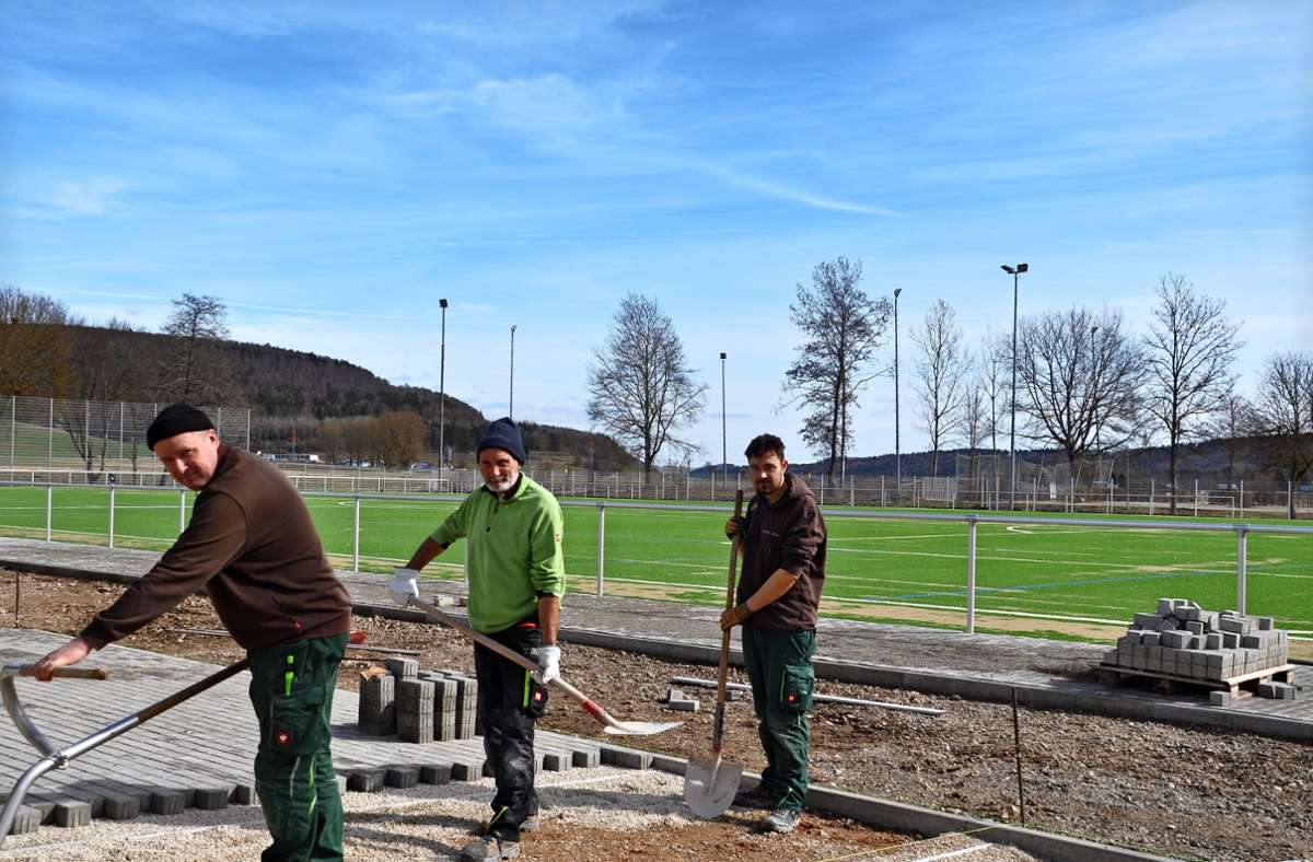Sportzentrum in Blumberg: So läuft der Bau des Kunstrasens