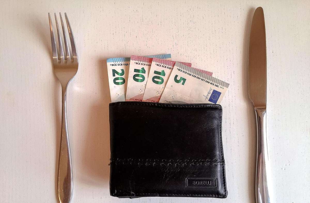 Essen gehen wird wegen gestiegener Preise für Energie, Lebensmittel und Rohstoffe teuer. Foto: © peter-facebook/Pixabay