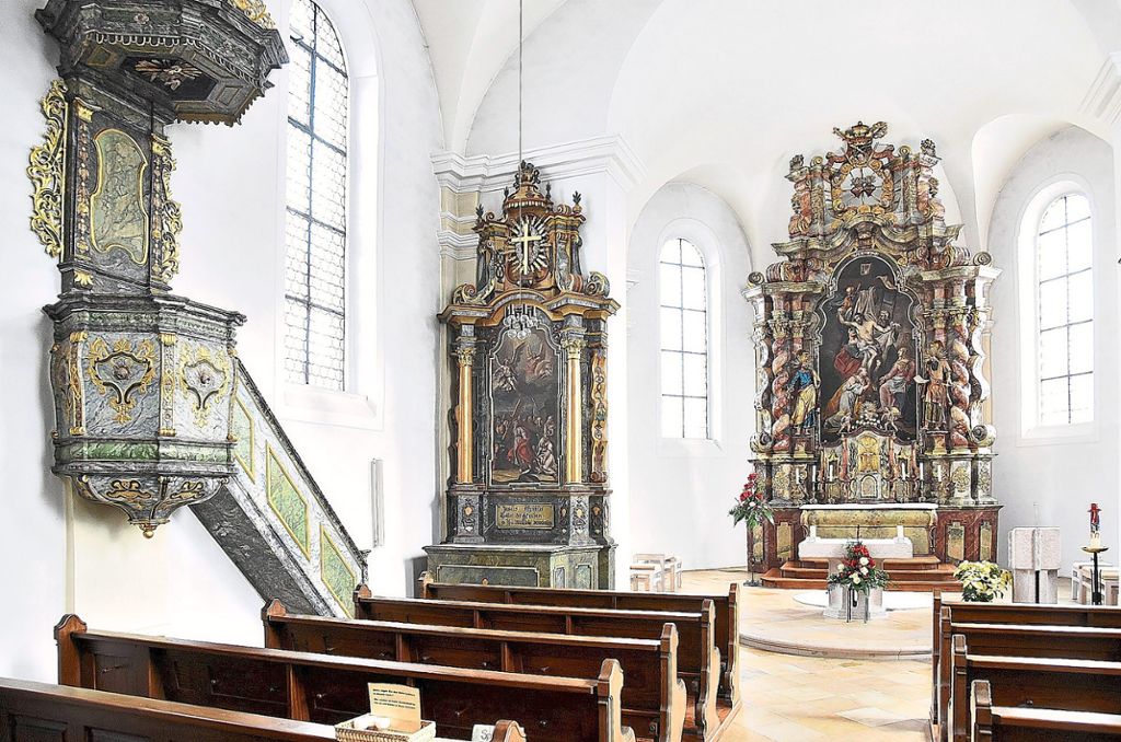 Heiligenbronn soll geistiges Zentrum bleiben. Auf dem Foto ist das Kirchenschiff der Wallfahrtskirche zu sehen. Fotos: Maier