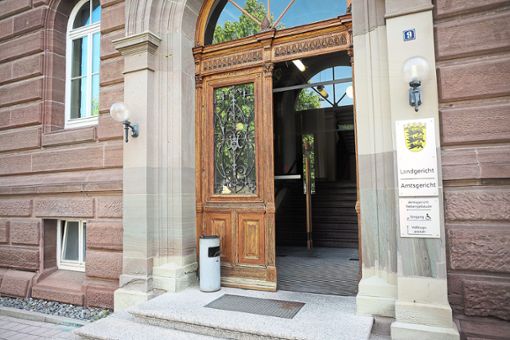 Der Eingang zum Hechinger Gerichtsgebäude. Dort wurde ein Balinger nun zu einer Haftstrafe verurteilt. Foto: Maier