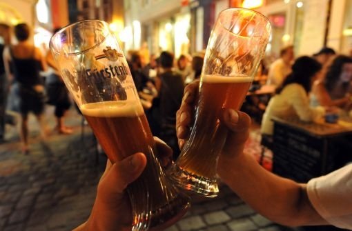 Im Freiburger Bermudadreieck versammeln sich zu später Stunde oftmals Hunderte und konsumieren erhebliche Mengen Alkohol. Foto: dpa