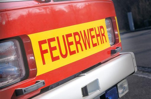 Am Freitagnachmittag hat in Bisingen (Zollernalbkreis) die Holzpalisade einer Terrasse gebrannt. Die Feuerwehr musste anrücken. (Symbolfoto) Foto: Archiv