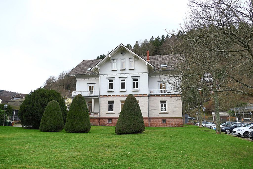 Das ehemalige  Notariat ist nun der neue Standort der Forstbezirksverwaltung Betriebsteil 11 Westlicher Schwarzwald.