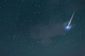 In der Nacht zum Montag gibt es am Nachthimmel wieder viele Sternschnuppen zu sehen. (Symbolbild) Foto: dpa