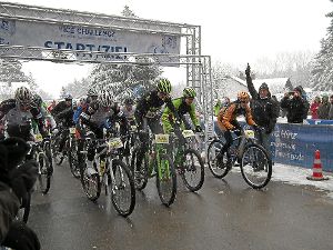 Einen spannenden Wettbewerb boten die Teilnehmer bei der Oliver Hinz Ice Challenge in Schömberg.  Foto: Stocker