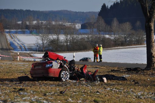 Bei Hohenstein im Kreis Reutlingen stirbt bei einem Unfall ein Ehepaar. Foto: Andreas Rosar Fotoagentur-Stuttgart