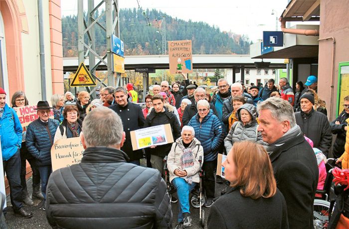 Demo in Hausach: Land schlägt Lösung für Umbau des Bahnhofs vor