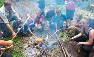 Bei der Feier zum zehnjährigen Bestehen des Schulwaldes gab es auch ein Lagerfeuer.  Foto: Schule Foto: Schwarzwälder-Bote