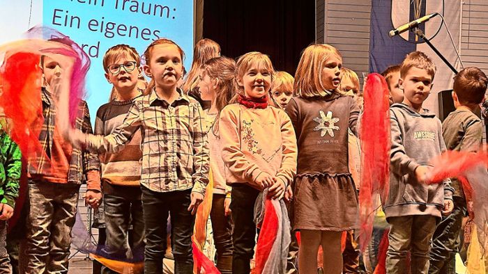 900 Gäste bei Neujahrsempfang: Neurieds Bürgermeister stellt Kinder in den Mittelpunkt