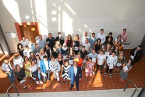 54 Schulbeste wurden im Franziskaner-Foyer von Oberbürgermeister Jürgen Roth ausgezeichnet.   Foto: Heinig Foto: Schwarzwälder Bote