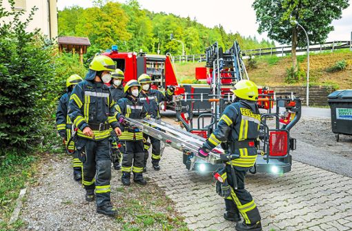 Gemeinsame Übungen sind wichtige Bestandteile der Arbeit der Feuerwehr. Schließlich muss ich jeder auf jeden verlassen können. Foto: Thomas Fritsch