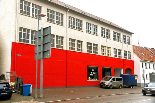 Ein neues Bekleidungsgeschäft der Marco-Moden-Gruppe soll im kommenden März in die Räume der ehemaligen Textilfabrik in der Hauptstraße 5 in Burladingen einziehen. Foto: Rapthel-Kieser