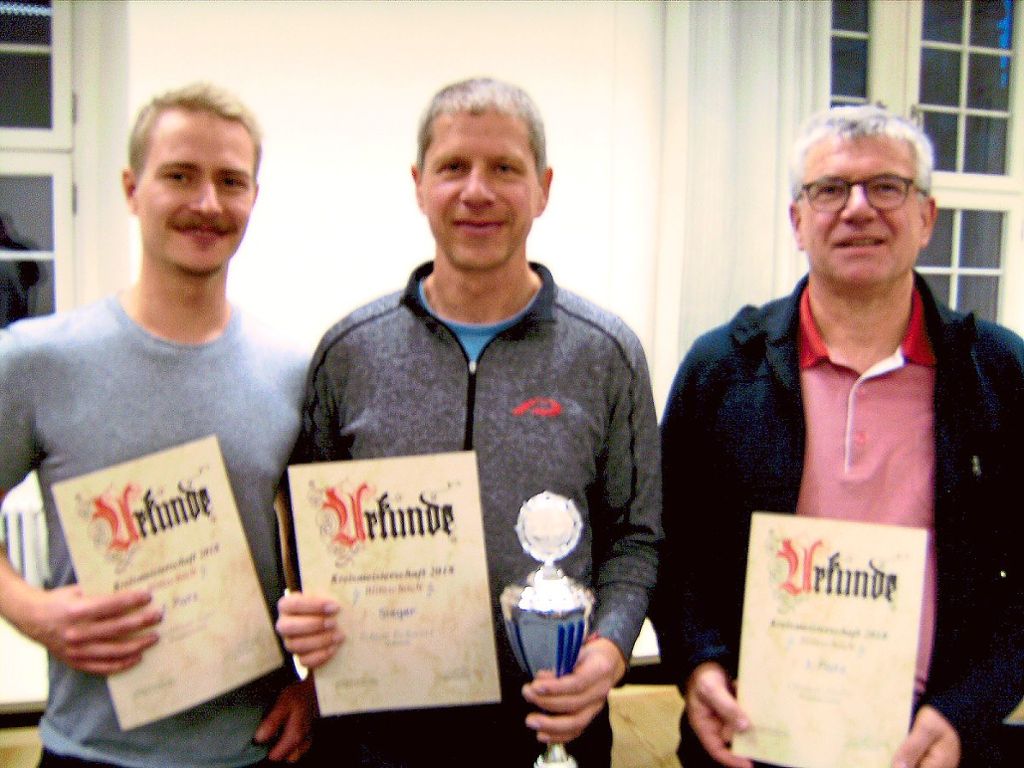 Erfolgreich und punktgleich beim Blitzschach (von links): Matthias Narr (2. Platz), Turniersieger Edgar Eckwert und Ottmar Stehle (3. Platz). Foto: Frei