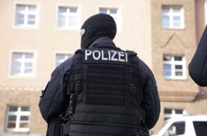 Unter anderem in Heilbronn kam es zu Durchsuchungen gegen eine rechtsextremistische Gruppierung (Symbolbild). Foto: IMAGO/xcitepress/IMAGO/xcitepress/benedict bartsch