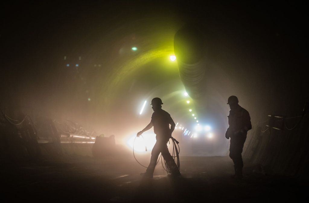 Die Mineure erledigen in den Tunneln für Stuttgart 21 eine harte Aufgabe – und führen ein außergewöhnliches Leben Foto: Lichtgut/Max Kovalenko