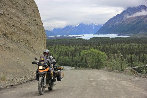 Berge, Seen, Wälder: Die Weiten Nordamerikas sind ein Traum für Motorradfahrer, vor allem, wenn die Straßen okay sind.  Foto: Witte