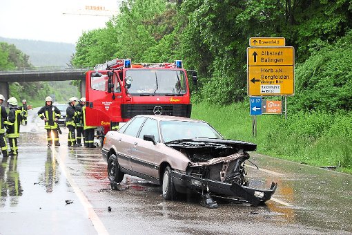Zwischen Vöhringen und Sulz kam es am Sonntag zum Zusammenstoß von zwei Autos.  Foto: Suhr
