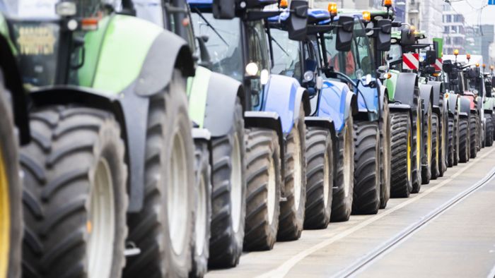 Stadt erlaubt Traktoren-Spalier