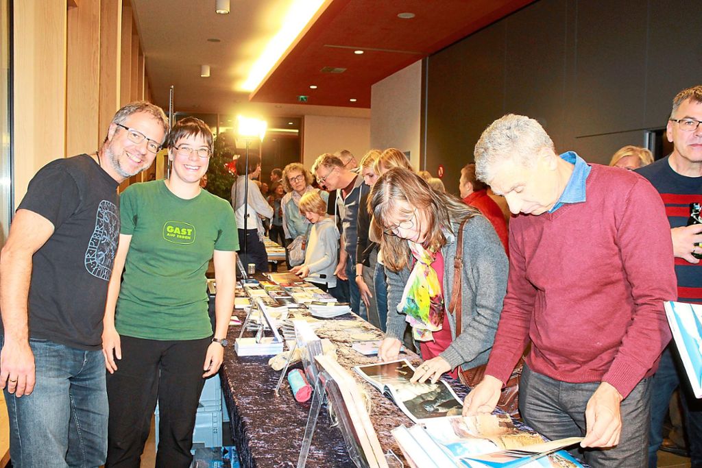 Olaf Krüger (von links) und Kerstin Langenberger referierten bei Kinzigtal weltweit. Foto: Störr