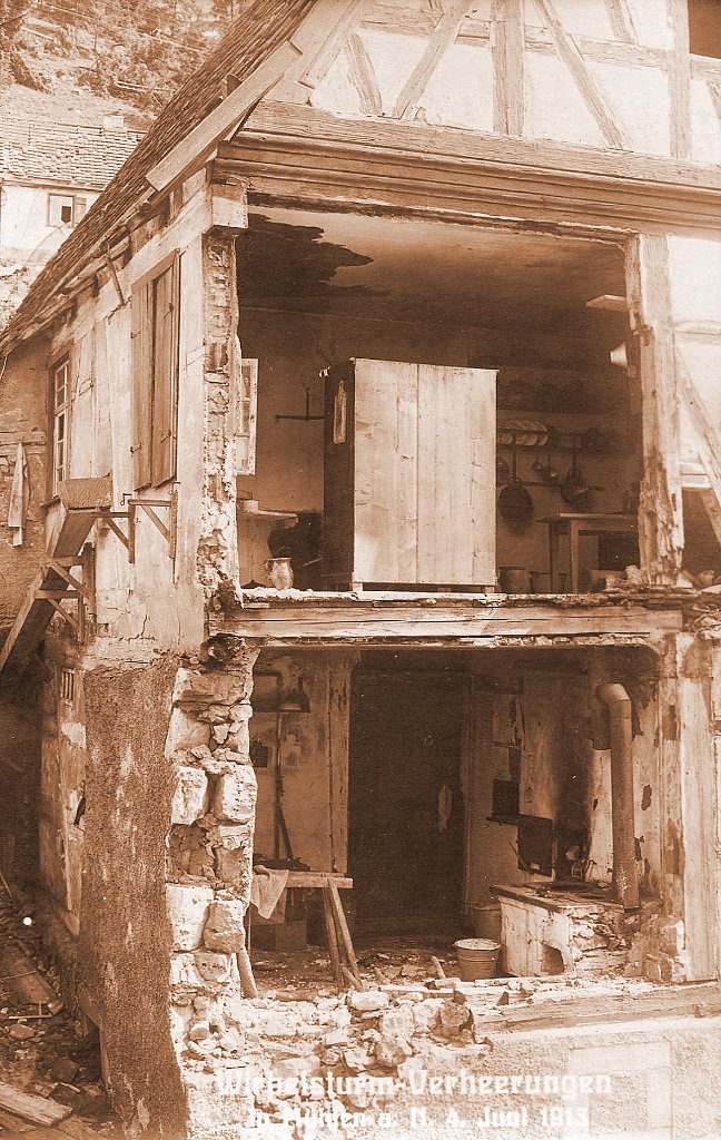Der Wirbelsturm, der im Jahr 1913 Mühlen und Nachbargemeinden heimsuchte, verursachte starke Schäden an Häusern. An diesem Haus wurde die Fassade weggerissen. Foto: Schwarzwälder-Bote