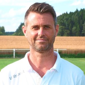 Hat weiterhin auf den Bruckäcker das Kommando: Michael Neumann, Trainer des VfB Bösingen. Foto: Neff