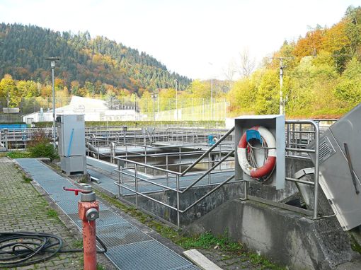 Beim Eigenbetrieb Abwasserentsorgung sind im vergangenen Jahr die Erlöse geringfügig gestiegen. Das  Bild zeigt das Klärwerk der Stadt Bad Liebenzell. Foto: Eitel Foto: Schwarzwälder Bote